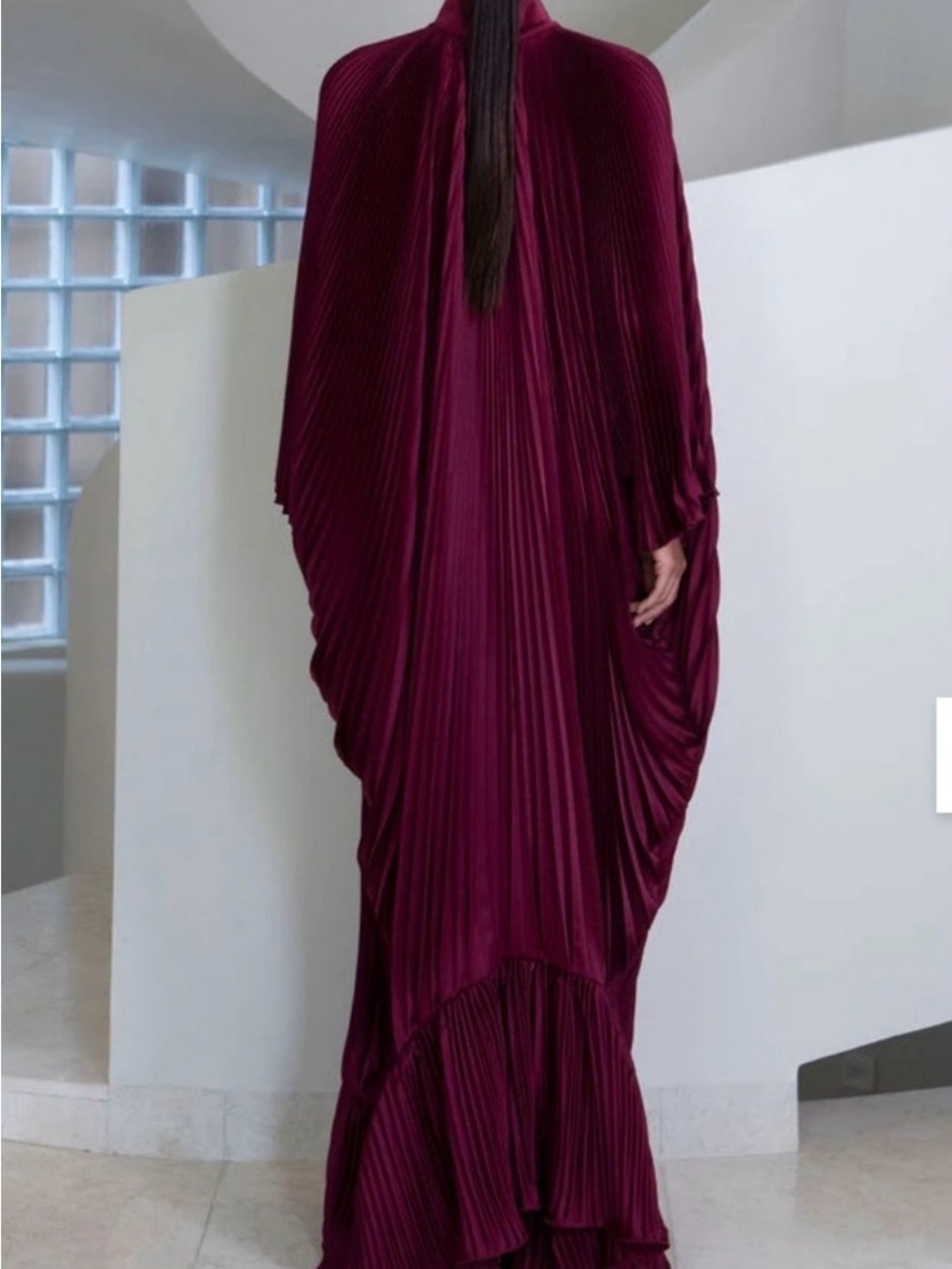 L’Idee Empire Gown Wine - Worn Once & Dry Cleaned - Picture 2 of 5